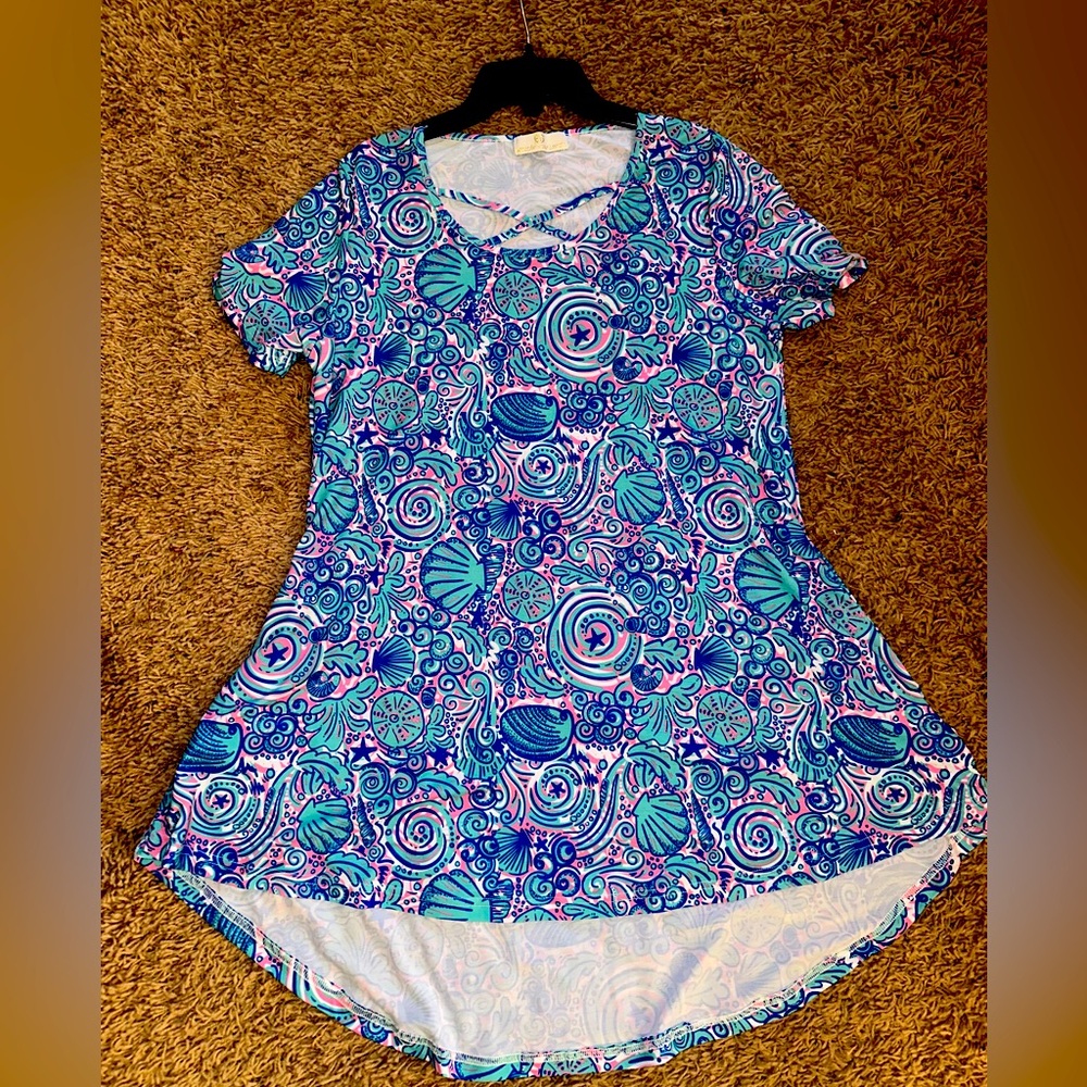 Simply Southern Shirt size medium Short Sleeve Criss Cross Neckline High Low Hem